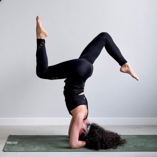 DO YOGA WITH KRIS: Кристина Бутаева 🤸🏻‍♂️ Дживамукти йога онлайн