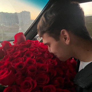 илюха соплю за ухо