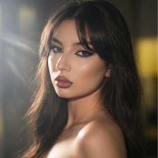 KAROLINA MELNIK