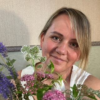 Лариса LakinskLorik