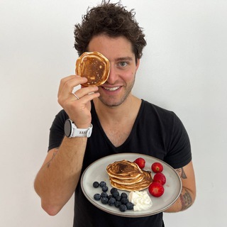 Mika Vino Cooks