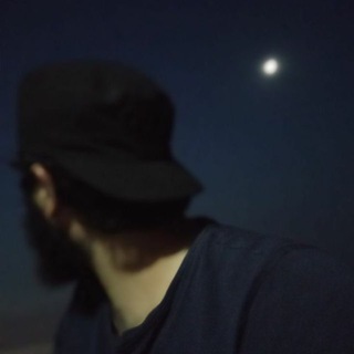 س